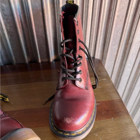 Dr. Martens WOMEN'S 1460 CHERRY RED SMOOTH - RED - Picture 4 of 5